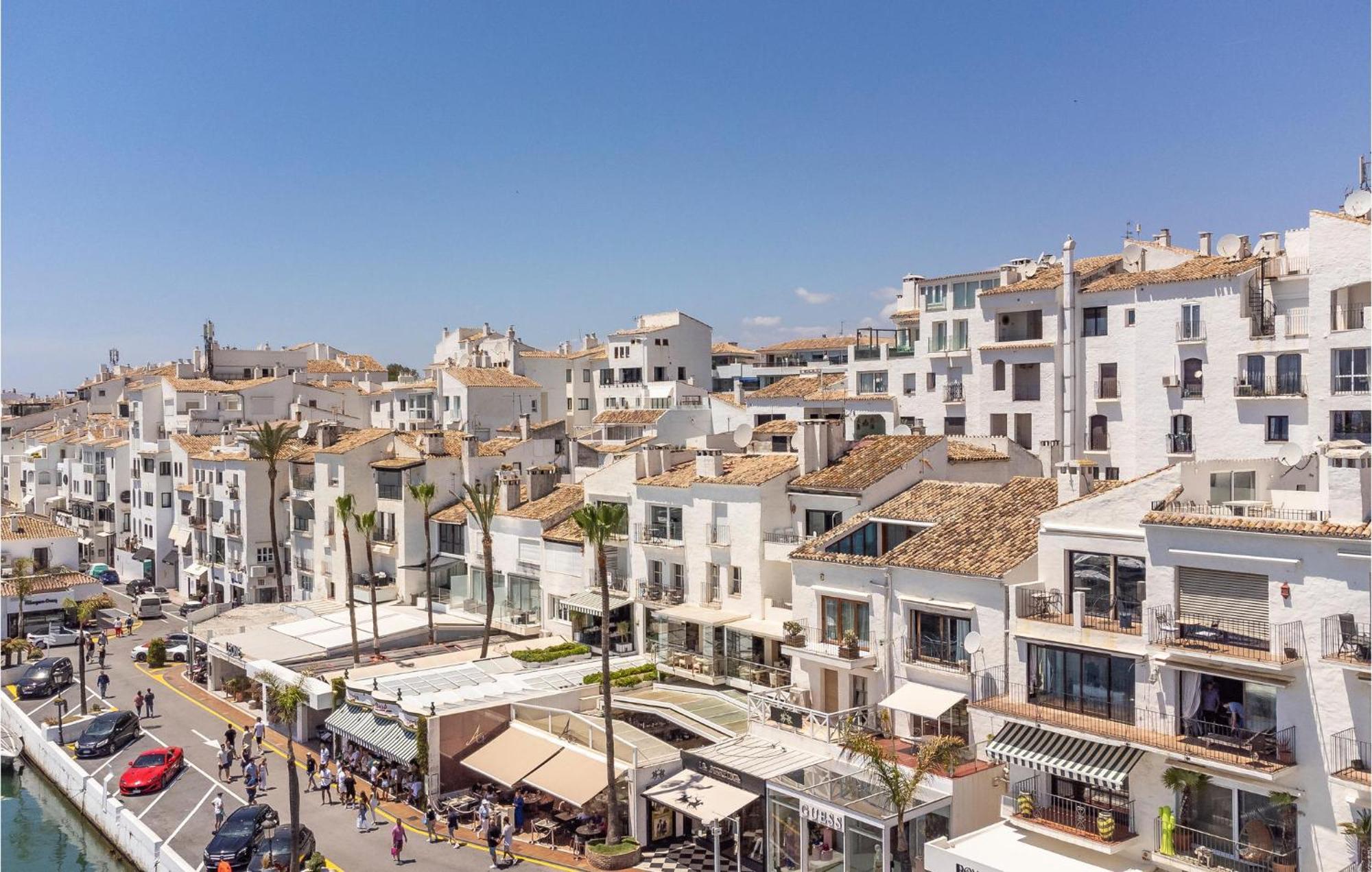 Appartement 2 Bedroom Awesome In *