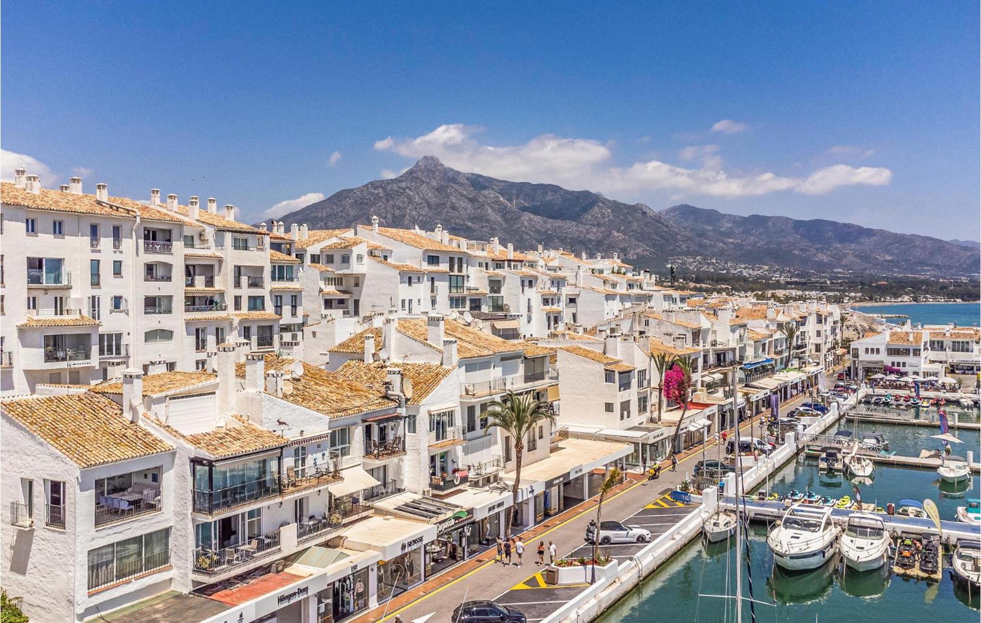 2 Bedroom Awesome In Marbella